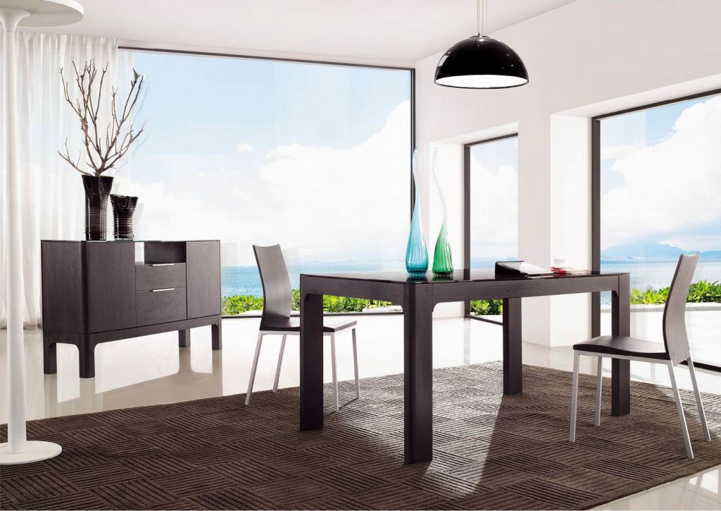 Dining table/chair/sideboard