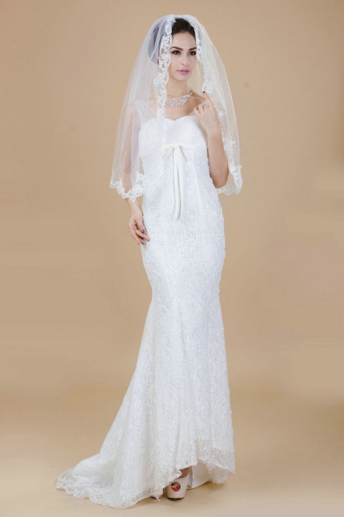 One-tier White / Ivory Fingertip Veil With Lace Applique Edge