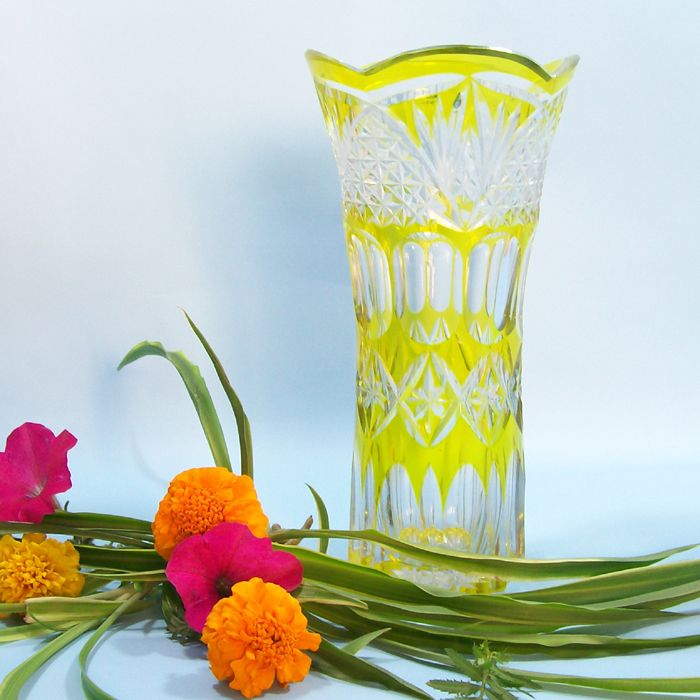 exquisite carved glass vases with fireworks patterns