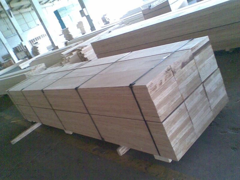 Laminated veneer lumber