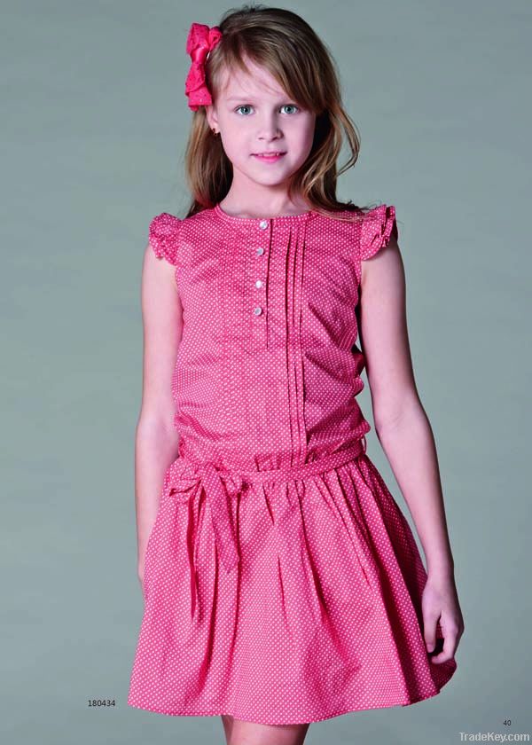 Girl&#039;s party dress dot print