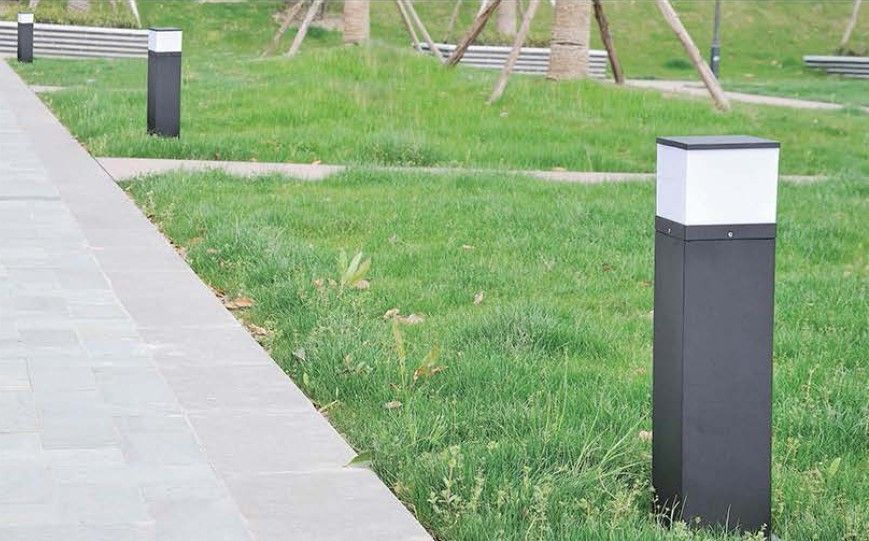 die-cast aluminium lawn light bollard light