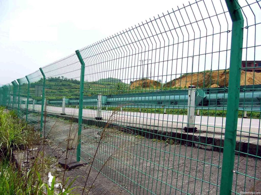 welded wire mesh fence