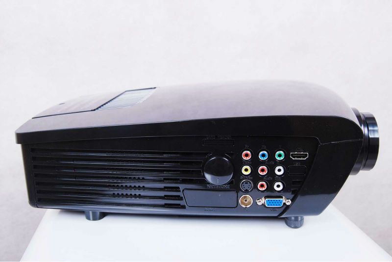 Fugetek FG-637 LED HDMI-ready LCD Projector