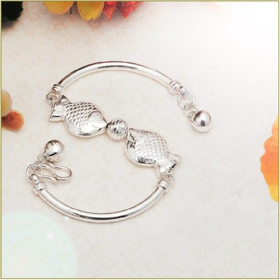 Silver Bracelet with Kissing Fishes 