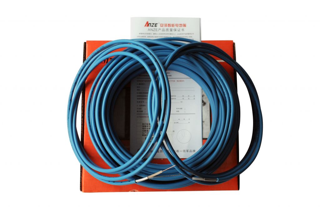 Single conductor heating cable