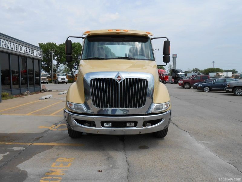 Used INTERNATIONAL 8600 Truck