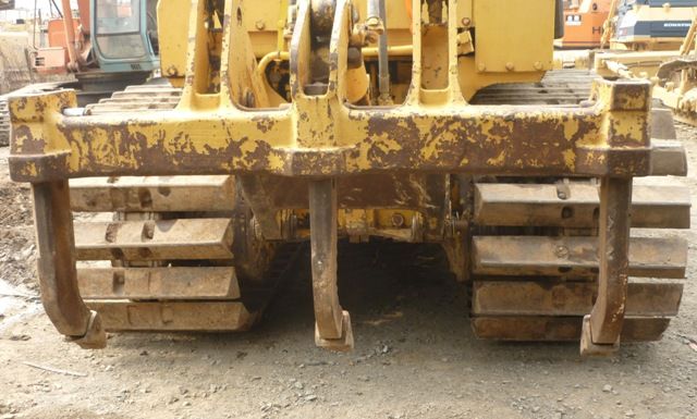 Used KOMATSU D65P-8 Bulldozer