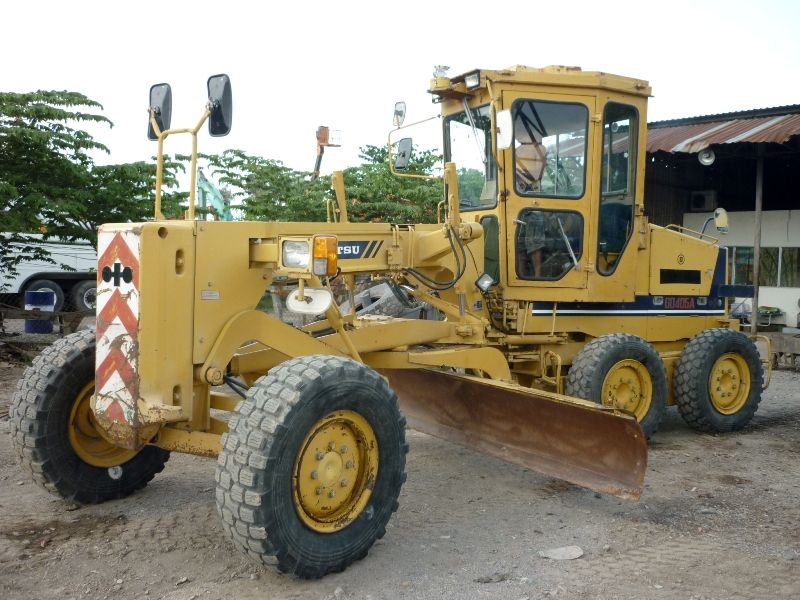 Used Komatsu GD405A-2