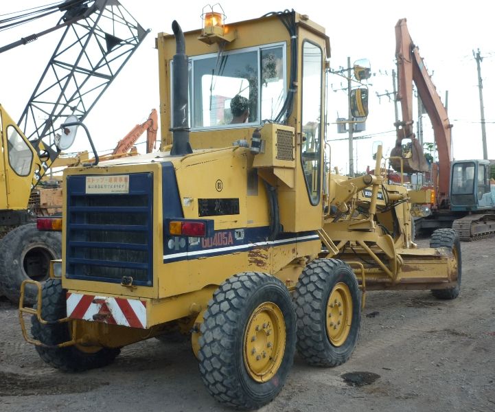 Used Komatsu GD405A-2