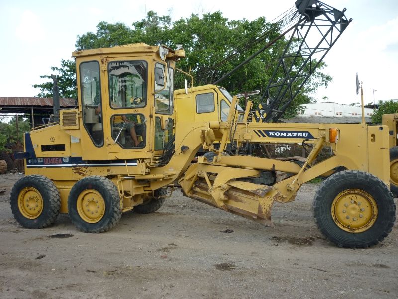 Used Komatsu GD405A-2