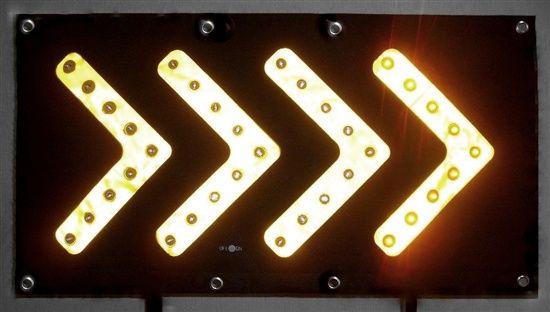 LED arrow banner