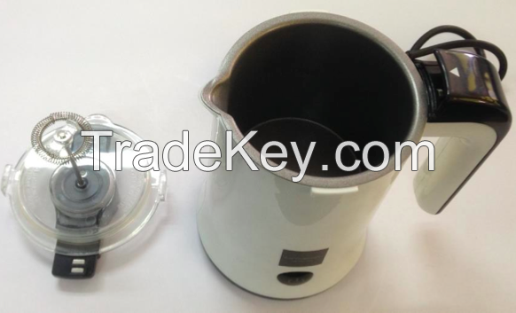 Automatic electric milk frother and heater maker