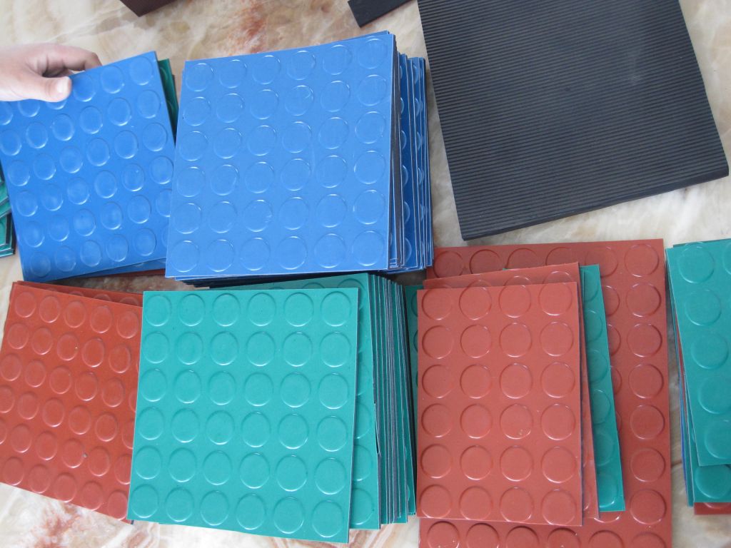 Roud Button Rubber Mat