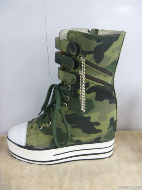 women canvas boot