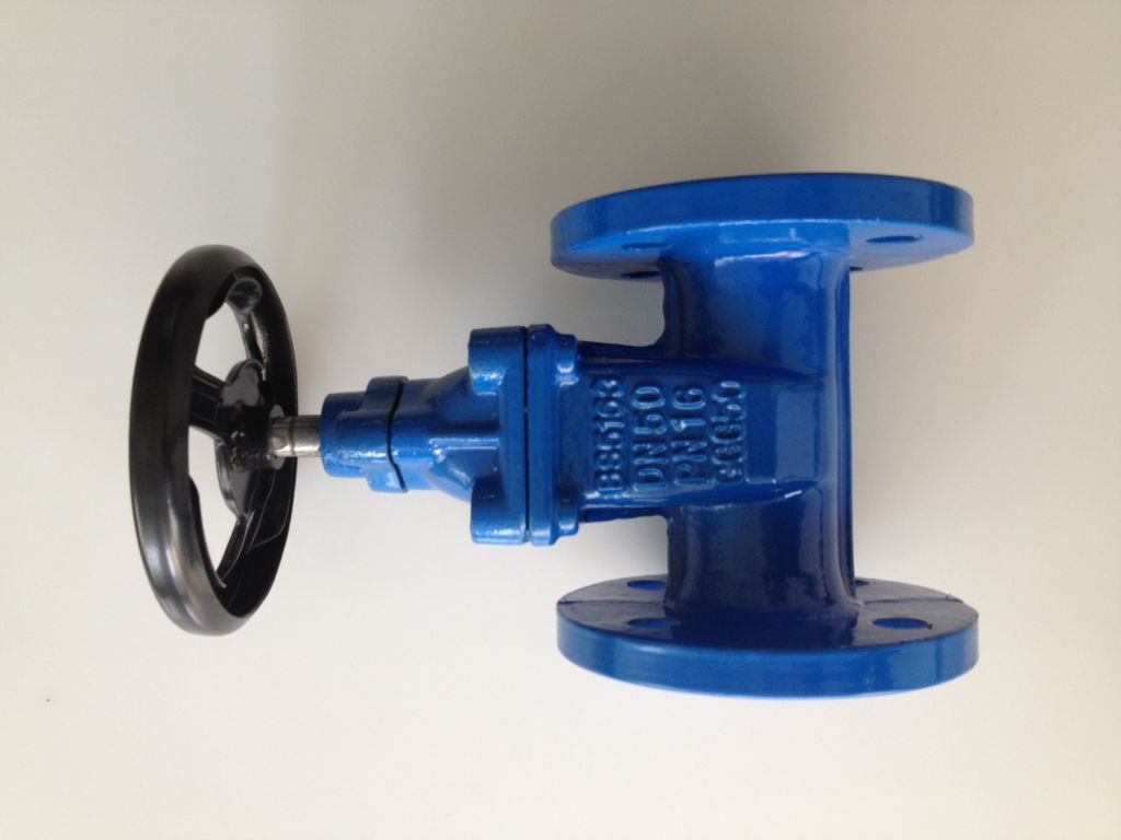 Soft sealing gate valve