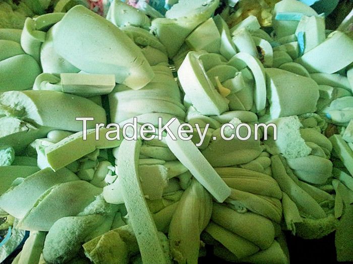 Waste memory foam scrap for pillow fillings