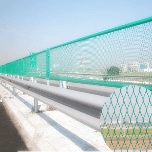 Airport wire mesh fence