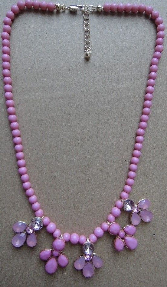 beads necklace with chandelier pendant and teardrop and acrylic stone