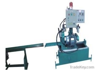 Pneumatic cutting machine