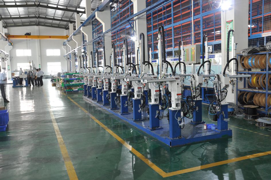 Swing-arm Robot For Injection Molding Machinery Below 180T