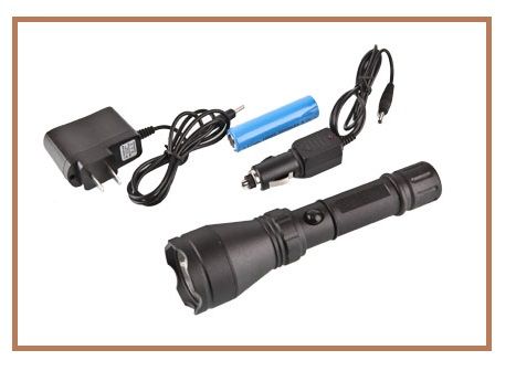 Rechargeable flashlight