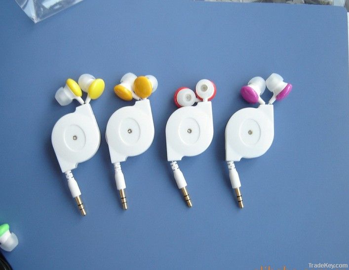 2013 hot selling magnetic retractable earphone