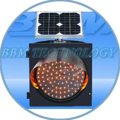 300mm  yellow flashing  solor traffic light on road