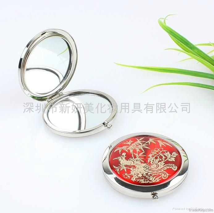 Iron Round Compact Mirror