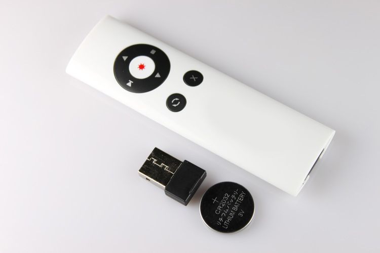  Ultraslim White Card Laser Presenter With Red Laser Pointer Packed In Gift Box 