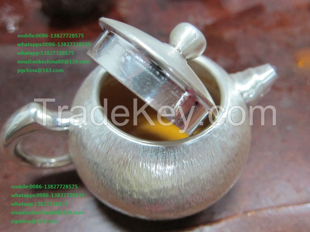 silver tea pot 