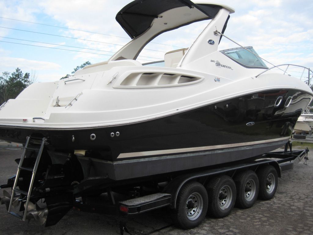 2008 Sea Ray Sundancer 310 - GenSet - Black Hull - Fresh Water Use Only - 40 Hrs