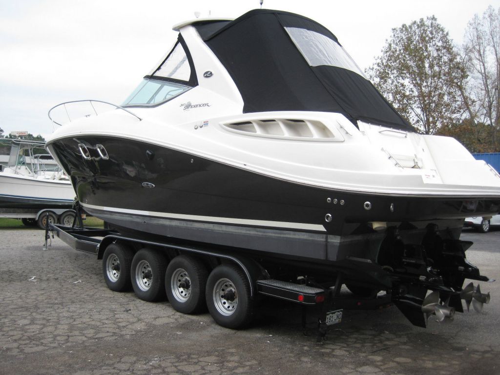 2008 Sea Ray Sundancer 310 - GenSet - Black Hull - Fresh Water Use Only - 40 Hrs