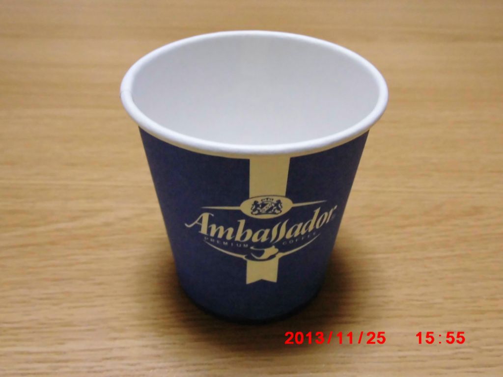 disposable paper cups