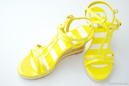 Sell ladies fashion sandal