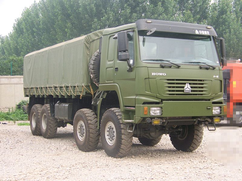 SINOTRUK 8X8 ALL DRIVE CARGO TRUCK