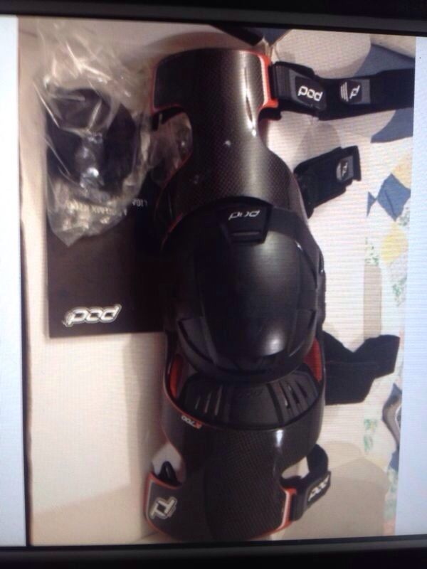 POD MX K700 KNEE BRACE PAIR BLACK/RED X-LARGE 2012