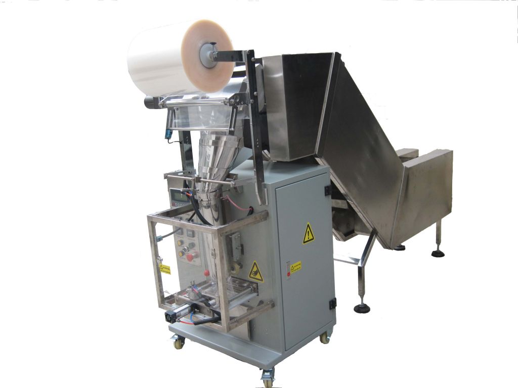 Manual feeding packing machine