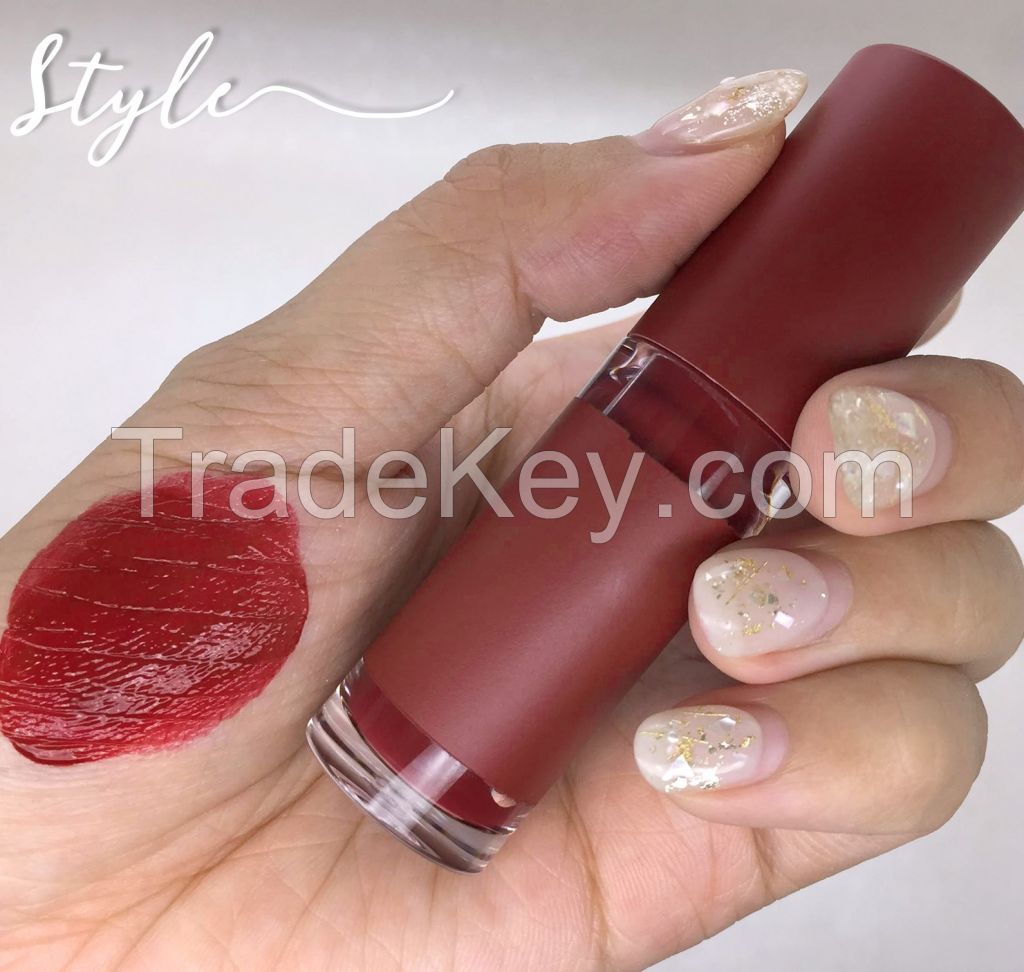 Water Proof Smooth Lip Gloss (Matte, Light, Rich Color)