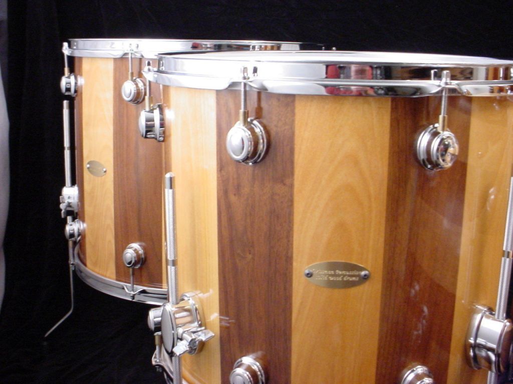 PERCUSSION CUSTOM STAVE BIRCH/WALNUT DRUM SET