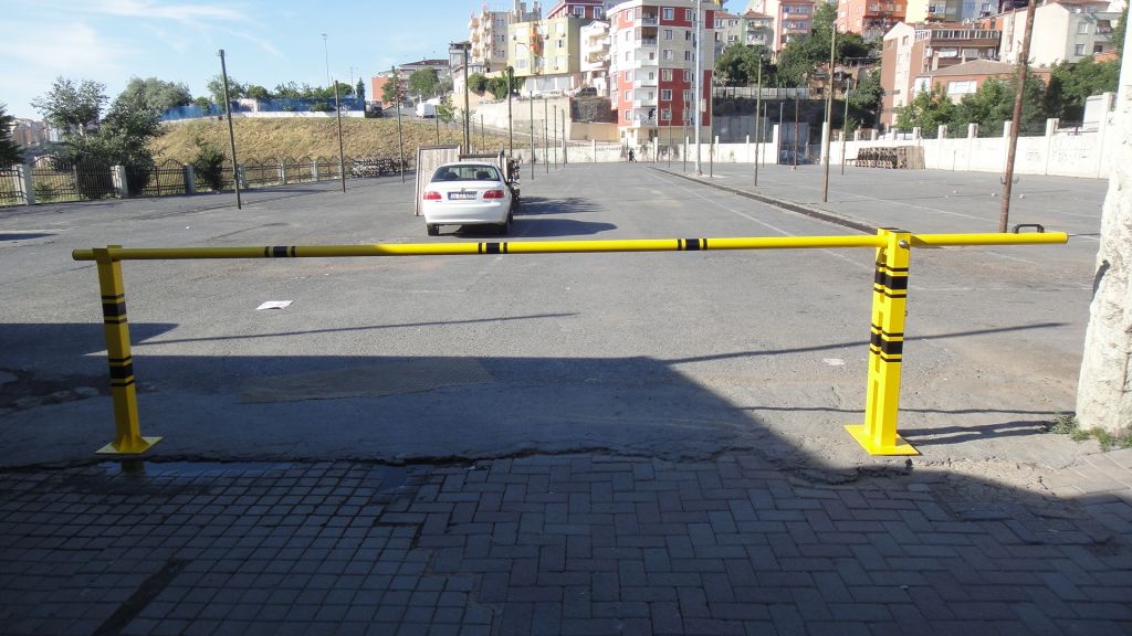 Manual Parking Lot Barrier