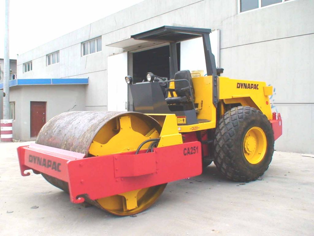 Used DYNAPAC CA251 ROADROLLER