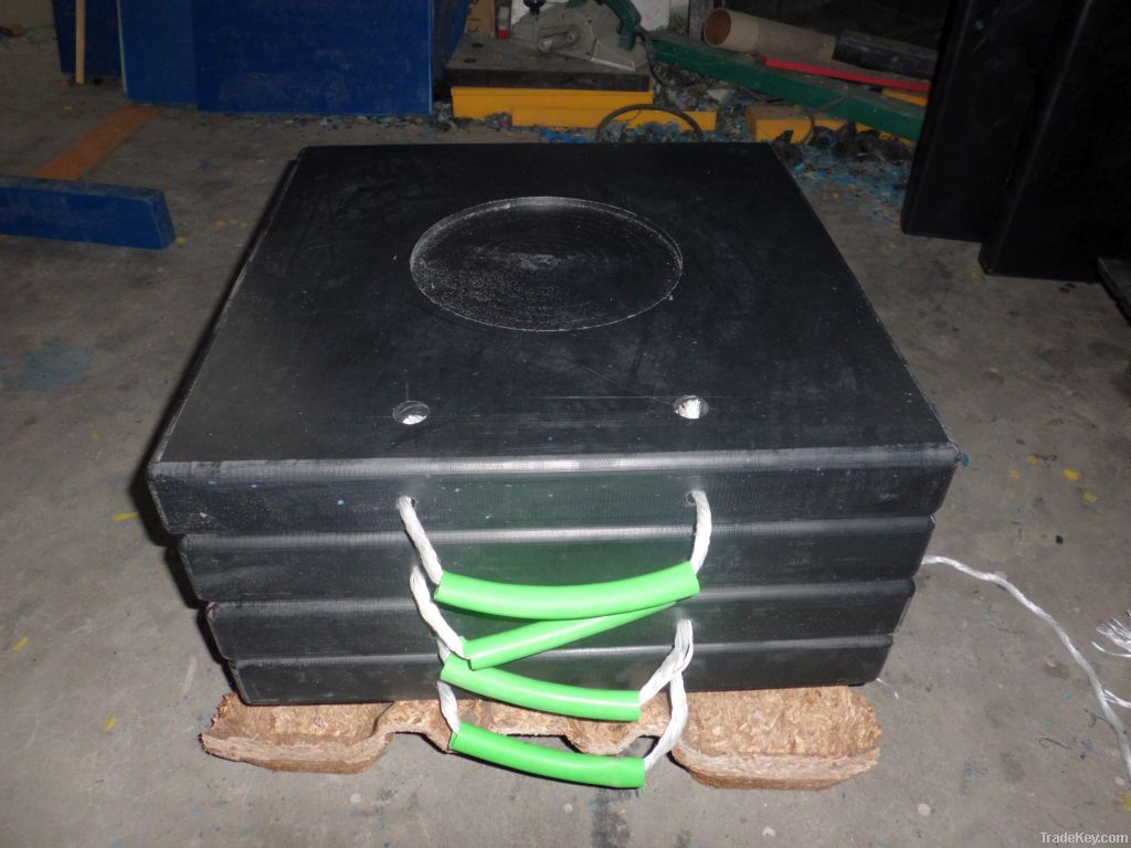 UHMWPE outrigger pad