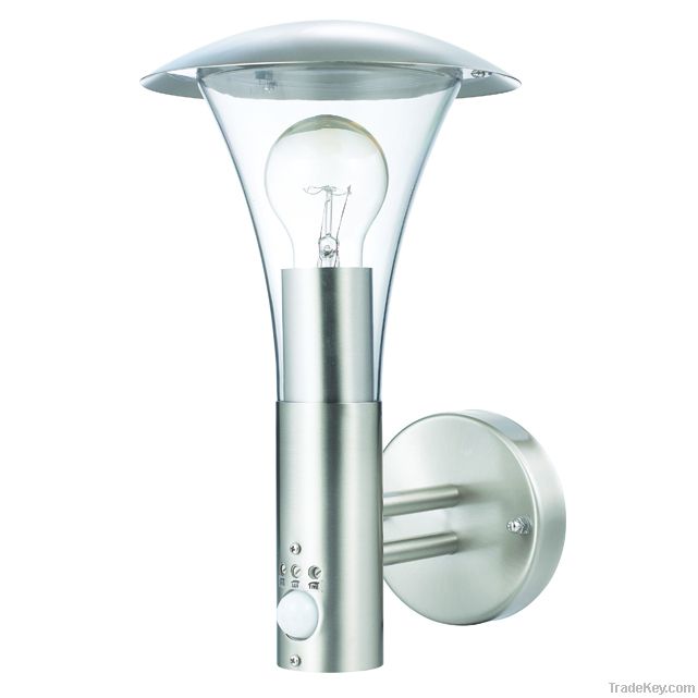 Outdoor lamp with sensor