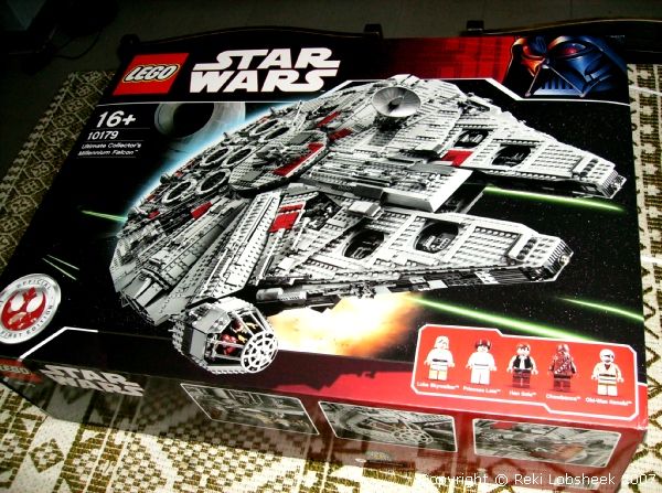 Lego Ultimate Millennium Falcon Star Wars Set 10179 UCS