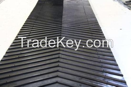 Rubber conveyor belt