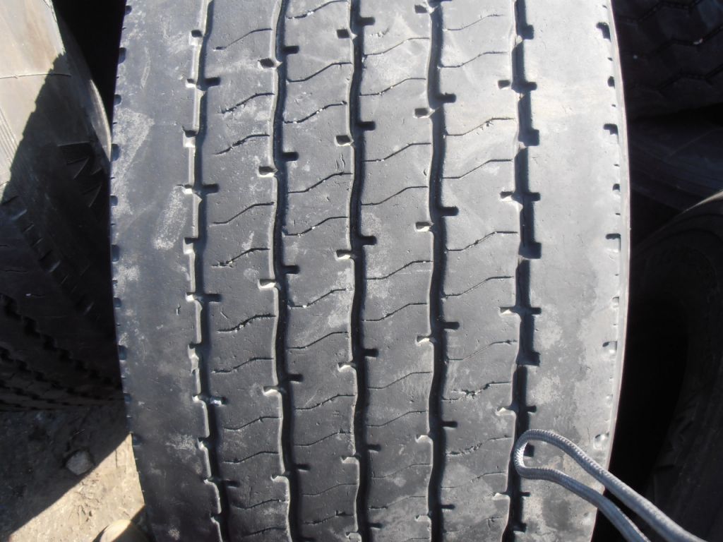 385/65 R22, 5 Used truck tires