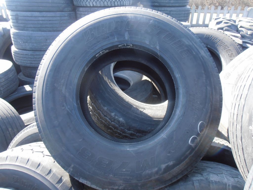 385/65 R22, 5 Used truck tires