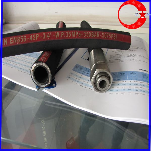 high pressure four spiraled hydraulic rubber hose din en856 4sp