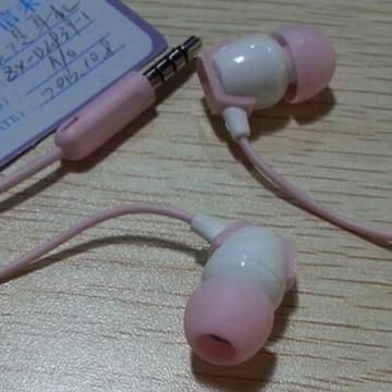 Stereo In-ear Earphone with Mic for Mobile Phone/MP3/PAD